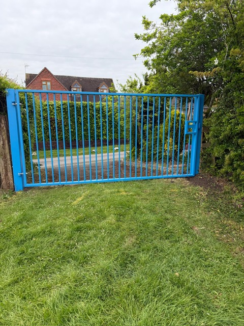 Double blue access gate